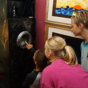 Escape room Poklad kapitána Nema v Bratislave – deti riešia dobrodružnú úlohu